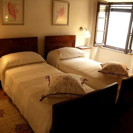 Sleeps 4 With Pool And Wifi 别墅