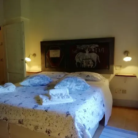 别墅 Sleeps 4 With Pool And Wifi *