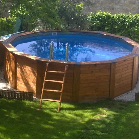 别墅 Sleeps 4 With Pool And Wifi