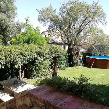 Sleeps 4 With Pool And Wifi